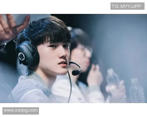 TES战队Jackeylove精彩推塔瞬间引爆全场观众热情与期待